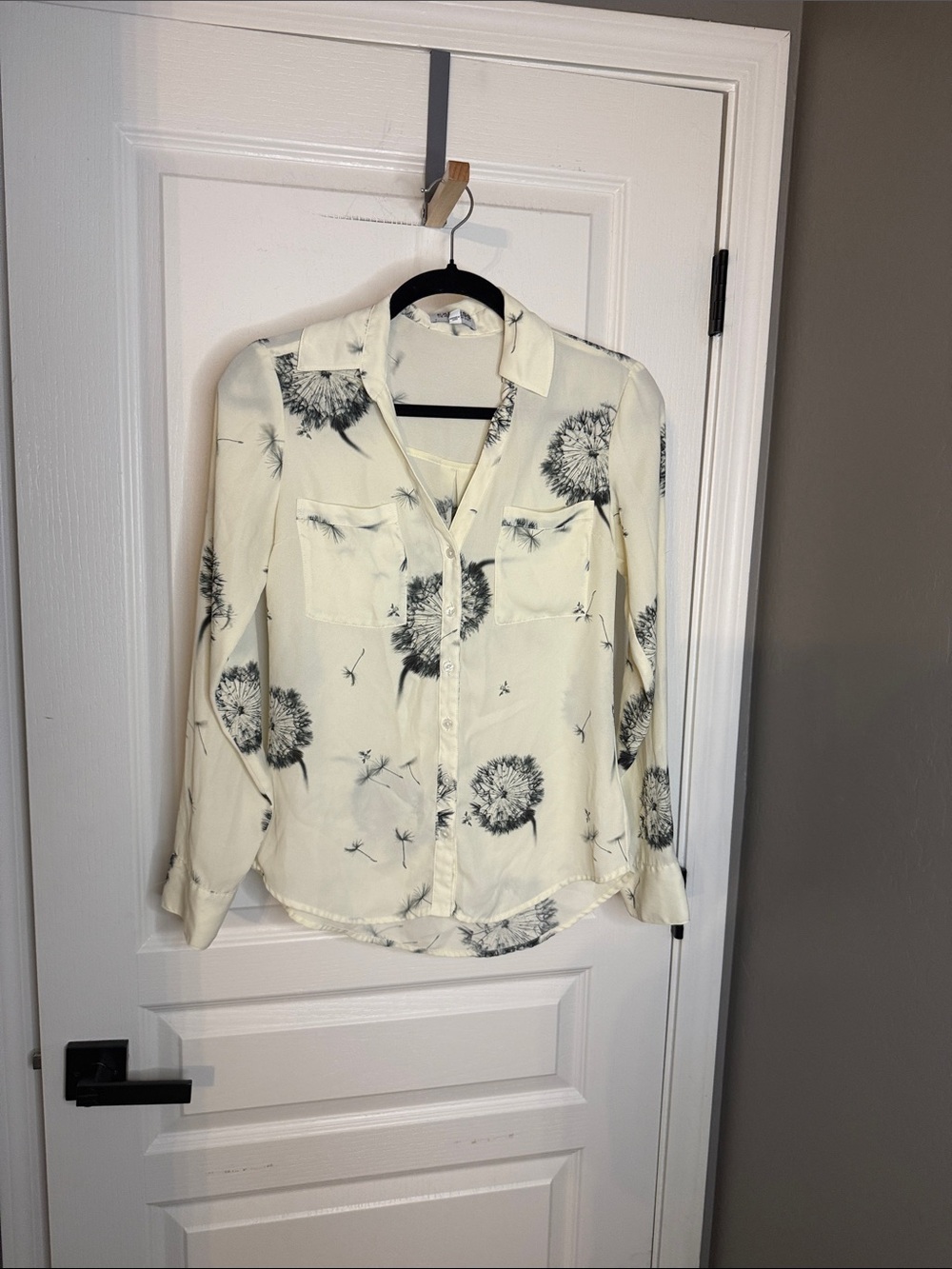 Express Cream Button-Down Shirt with Black Dandelion Print